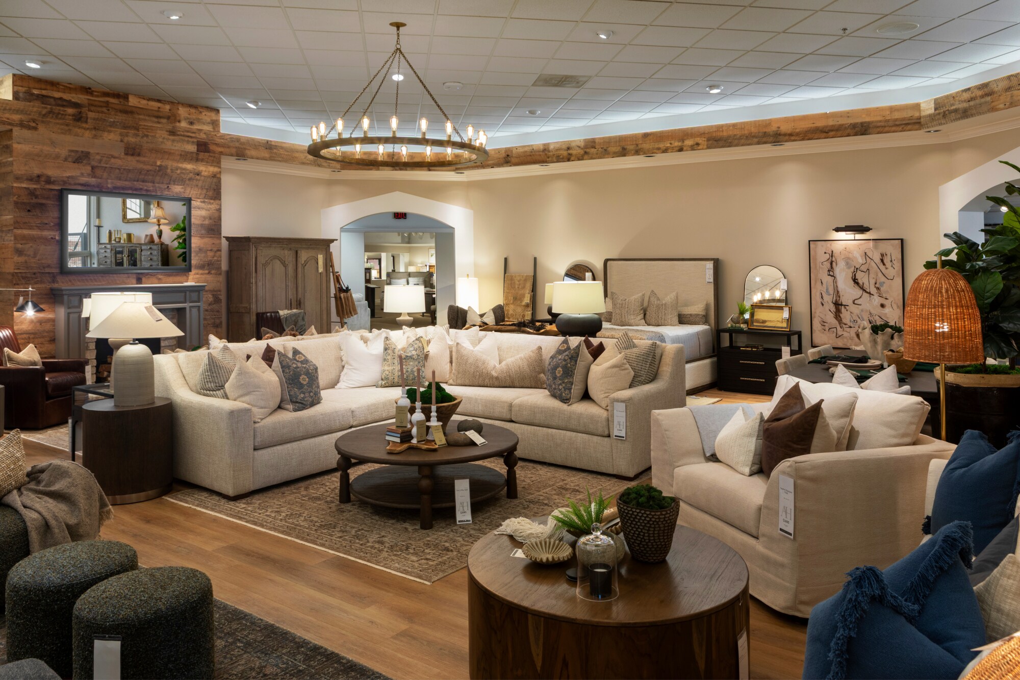 August Haven Gallery Now Open in Oshkosh